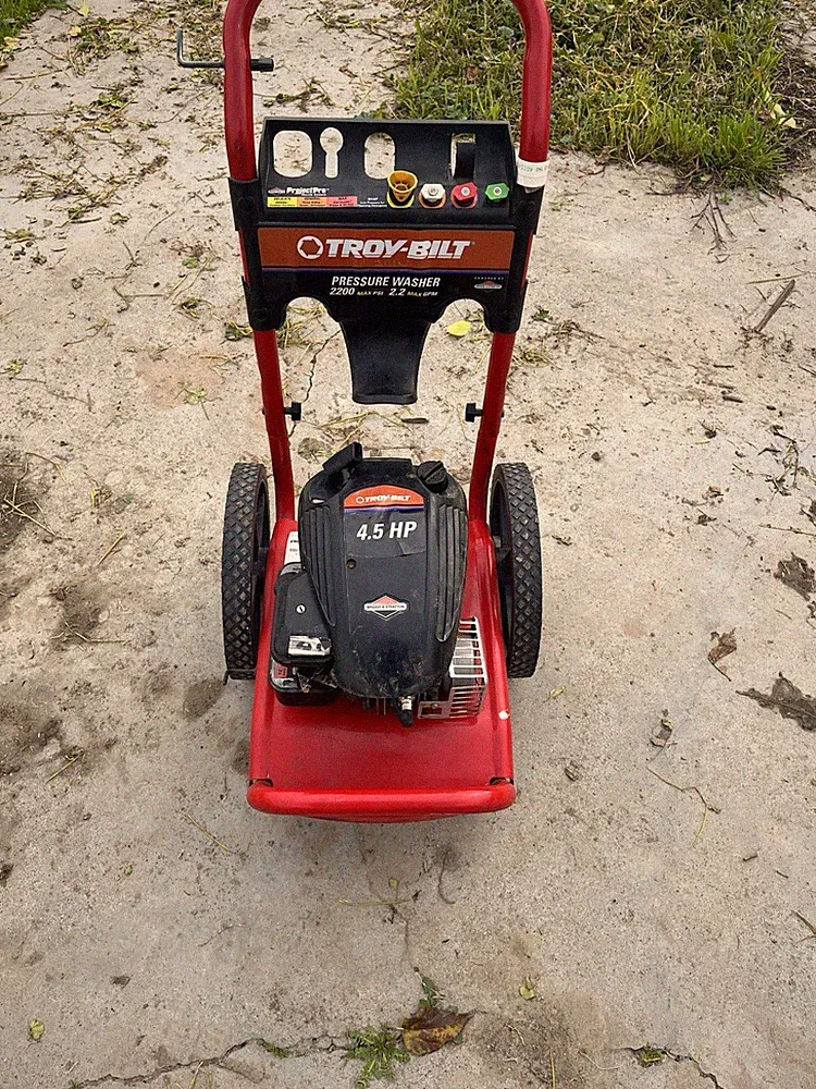Troy-Bilt 4.5 HP Gas Pressure Washer 2200 PSI Quick Connect Wand Hose Storage