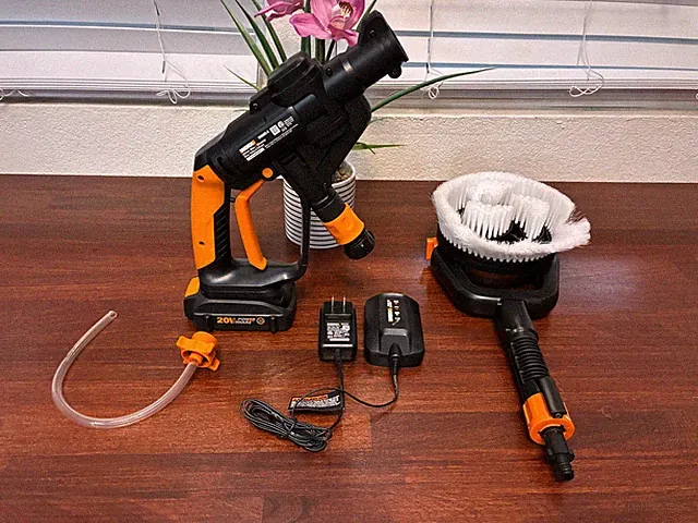 WORX WG625.4 Hydroshot 20V Cordless Portable Power Cleaner